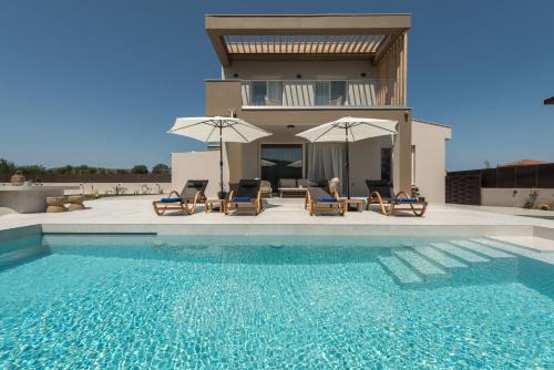 Gaitanion Villa | Villa Luna d'oro by "Elite"