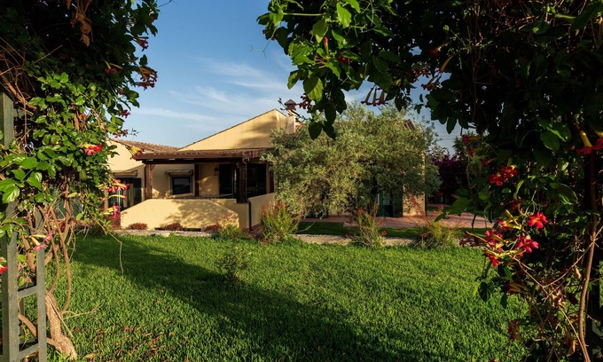 Trappitello Villa | Villa Lunasol-Taormina-countryside-pool- amazing garden-Etna view-10/12 pax