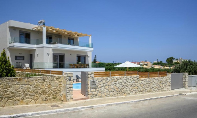 Kato Galatas Villa | Villa Lunea