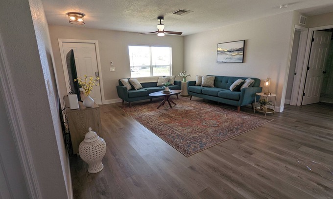 Westminister House | Villa Magnolia-Be my Guest-Lehigh Acres/Fort Myers line close to Red Sox field