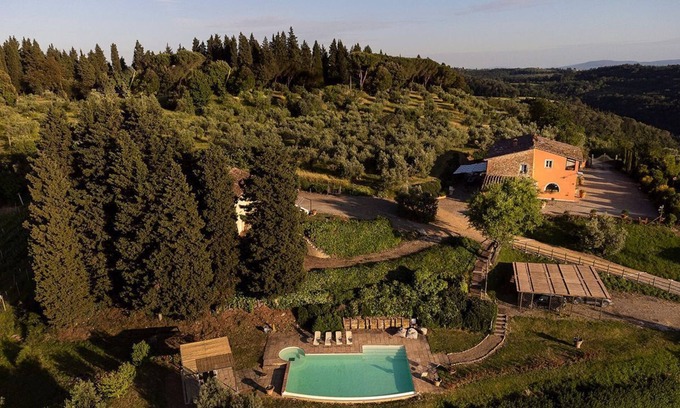 Montelupo Fiorentino Villa | Villa Majolica & Villa Bobolino