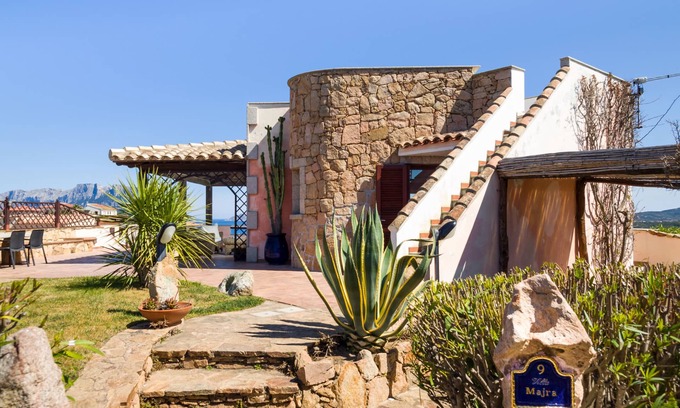 Porto Istana Villa | Villa Majra - amazing pool overlooking Tavolara