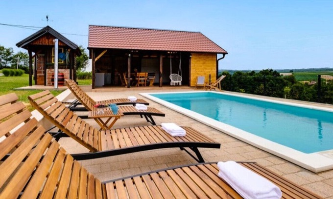 Daruvar Villa | Villa Mali Sokol by Villas Guide