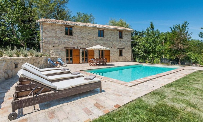 Massa Fermana Villa | Villa Malu 8 - Three Bedroom Villa, Sleeps 8