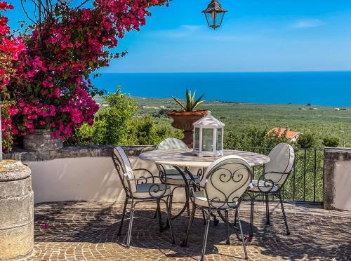 Monte Sant'Angelo Apartment | Villa Manganaro
