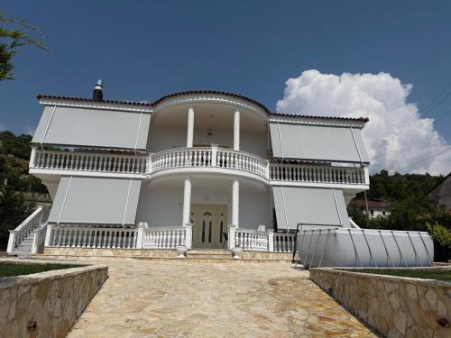 Gramsh Apartment | Villa Manuel