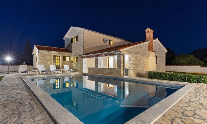 Municipality of Zminj Villa | Villa Mara is located in the village Modrusani, Rovinj area.