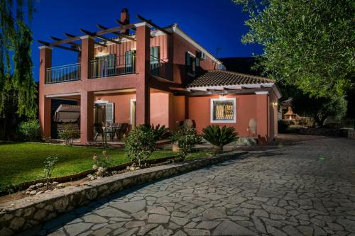 Razata Villa | VILLA MARITINA
