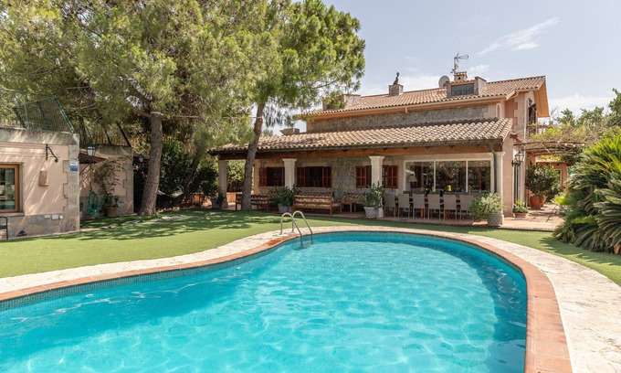 Muro Villa | Villa 'Marjals' with Private Pool, Wi-Fi and Air Conditioning