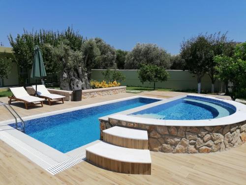 Filerimos Villa | Villa MATA - 600m² with Private Pool and Jacuzzi