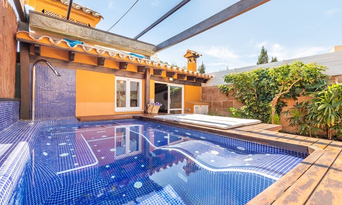 es Bacares Villa | Villa 'Mimosa' with Private Terrace, Wi-Fi and Air Conditioning