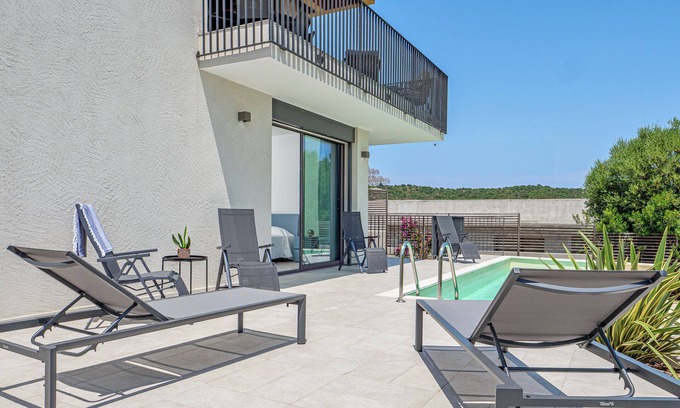 Baia Caddinas Villa | Villa 'Mirtina Home' with Sea View, Wi-Fi and Air Conditioning