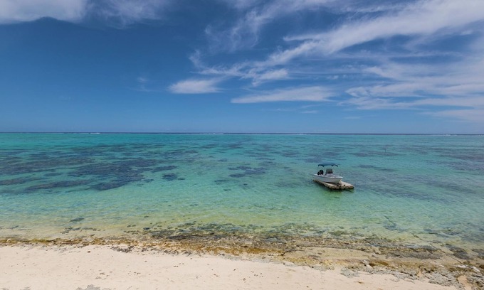 Nu'urua Villa | Villa Miti Vai by ENJOY VILLAS MOOREA/AC/8 pax/beach front
