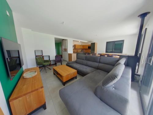 Les Rousses Villa | Villa moderne et spacieuse aux Rousses, proche ski, jusqu'à 12 pers. - FR-1-834-6