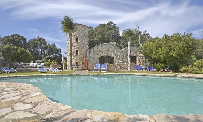 Buger House | Villa Moli