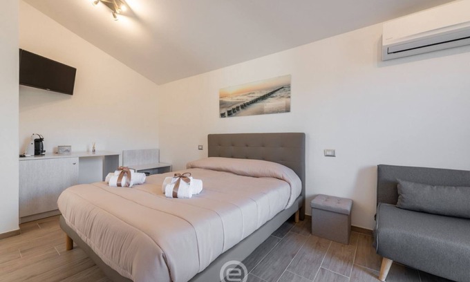 Iglesias Historic Centre House | Villa Monica - Suite Libeccio
