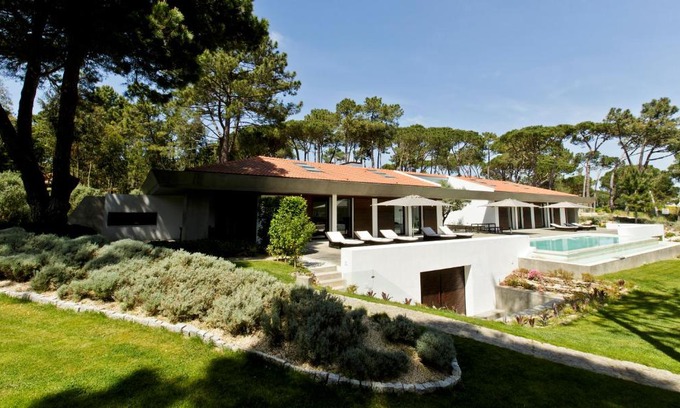 Monserrate Villa | Villa Monte Serves