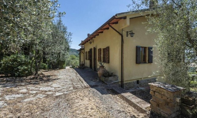 Il Borgo Villa | Villa Montecchio Comfortable holiday residence