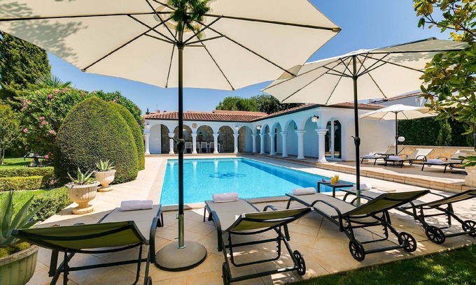 Cancini Villa | Villa My Lia by Villsy