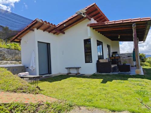 Curiti Villa | Villa Namaste - Cabaña Excélsior