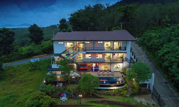 Chalong Villa | Villa Nap Dau Crown Private Pool Villa Phuket