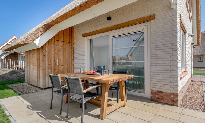 Nieuwvliet Villa | Villa near Dutch Beach with Sauna
