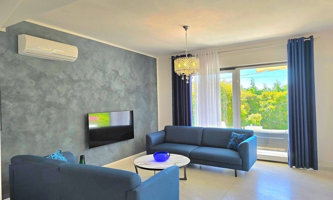 Ishem Villa | Villa near Gjiri Lalzit Beach with Pool