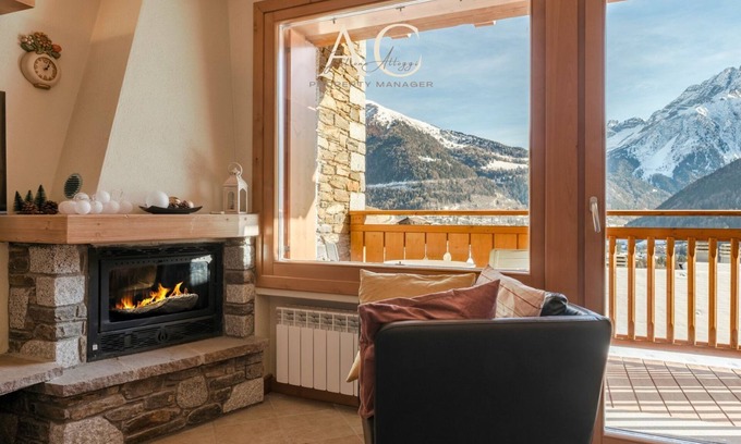 Villa Dalegno Apartment | Villa Nice View - One Bedroom Apartment, Sleeps 4