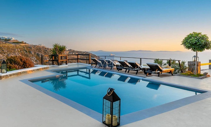 Houlakia Villa | Villa Nirvana- Calm, Relaxing and no Wind!