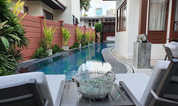 Khlong Tan Nuea Villa | Villa OG ELEVEN Luxury Poolside Villa, Thong Lo