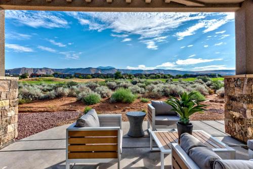 St. George Villa | Villa On The 18th