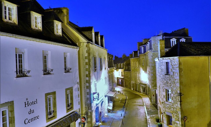 Roscoff House | Villa on the port, sleeps 8, sea view