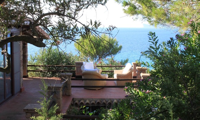 Alghero Villa | VILLA ON THE SEA WITH OUTDOOR POOL AND PRIVATE ACCESS TO THE SEA