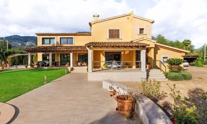 Alaro Villa | Villa Orala