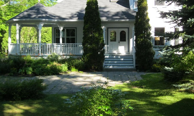 Ste Petronille House | Villa Orléans, nature et culture pour vos vacances au Québec