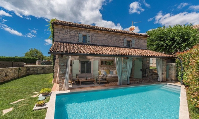 Vosteni Villa | Villa Pakich with private pool, garden and BBQ