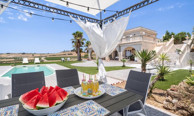 Menfi Villa | Villa Palazzo Dei Fiori - Menfi