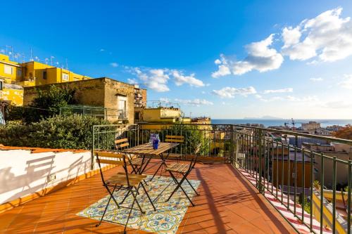 Vittorio Emanuele Apartment | Villa Paola - Hidden Panoramic Garden and Terraces by Napoliapartments