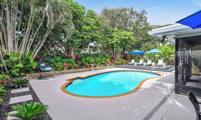 Hunt Club House | VILLA PARADISO (DIGSIFY) | PRIVATE HEATED POOL | BEACHES | PGA | WATERPARK | ROGER DEAN
