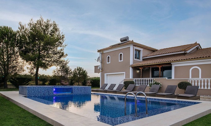 Agrilia Villa | Villa Paradise with Private Pool