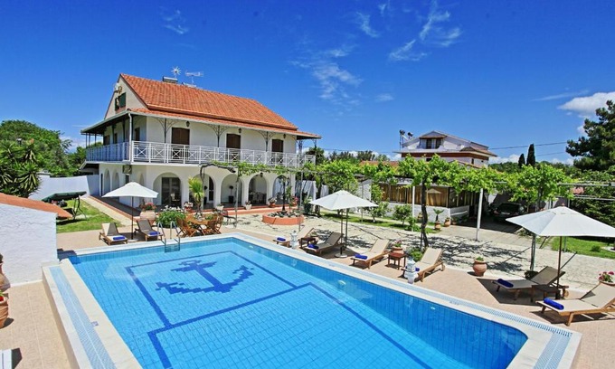 Roda Villa | Villa Paradiso: Near beach, superb pool and garden