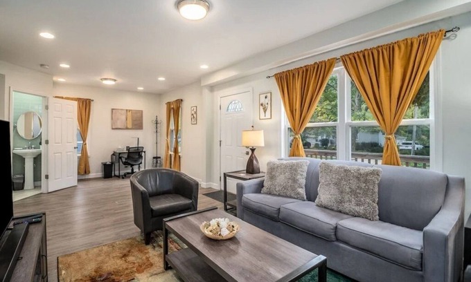 Villa Park House | Villa Park FHS Rental