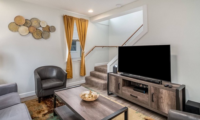 Villa Park House | Villa Park Rental