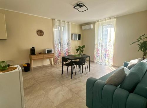 Albate House | Villa Patrizia affittacamere con parcheggio privato