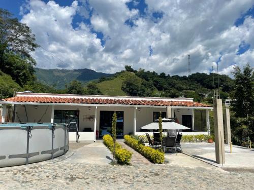 Ebejico House | Villa Paulina
