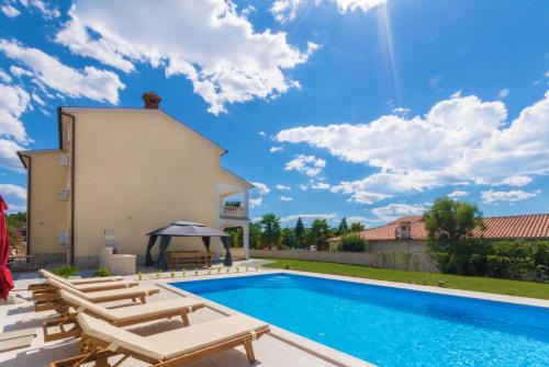 Cancini House | Villa Petra, a romantic and spectacular villa near the sea