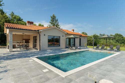 Becici Villa | Villa Photinia