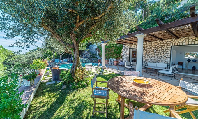 Marina Piccola Villa | VILLA PIETRA SALATA