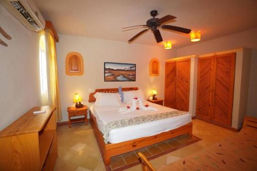 La Ceiba Villa | Villa Playa Bonita, Pool, Tropical Gardens