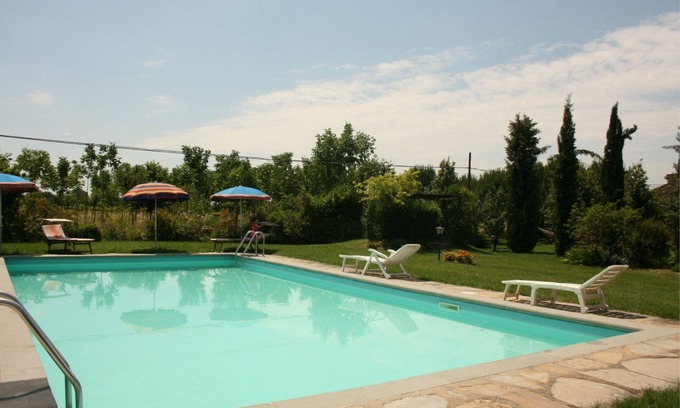 Podere Viti Villa | Villa Pozzonovo is an old stone farmhouse within walking distance of the centre of Castiglion Fioren